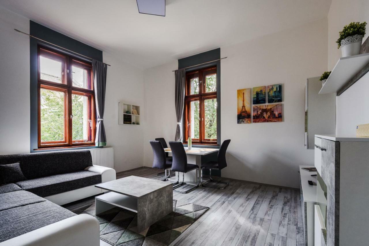 Gold Apartment - Дьёр Экстерьер фото